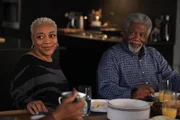 Florence (Karen Robinson, l.); Walter Howard (Lou Beatty Jr., r.)