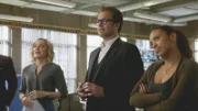 Als High-School-Footballstar Jordan Henderson ein Verhältnis mit seiner Lehrerin Susan eingeht, reichen seine Eltern Klage ein. Bulls (Michael Weatherly, M.) Team (Geneva Carr, l. und Jaime Lee Kirchner, r.) finden schließlich eine Information über Susan, die hilfreich sein könnte, um ihren jungen Geliebten zur Vernunft zu bringen ...