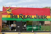 Lily und Ed Pottinger eröffneten ihr jamaikanisches Restaurant „The Real Jerk“ im angesagten und trendigen Viertel Leslieville auf der Ostseite Torontos.