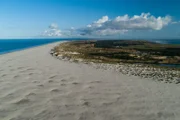 Vor Amrum erstreckt sich einer der breitesten Sandstrande Europas, der Kniepsand.