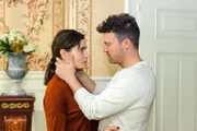 Ben (Jörg Rohde) verheimlicht Ekaterina (Roni Zorina) den Hilferuf ihrer Schwester Natascha.
