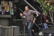 Als Marshall (Jason Segel) eine SMS von Max, einem Bekannten erhält, der ihm mitteilt, dass Woody Allen in einem Steakhouse in Downtown sitzt, beschließen die Freunde, ein Wettrennen dorthin zu machen. Doch wer wird gewinnen?