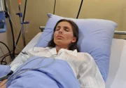 ARD STURM DER LIEBE FOLGE 1878, am Freitag (15.11.13) um 15:10 Uhr im ERSTEN. Patrizia (Nadine Warmuth) erleidet einen Herzstillstand.