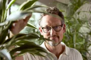 Echte Wildnis ist nicht nur entscheidend für das Überleben bedrohter Tier- und Pflanzenarten, sondern auch für die Gesundheit unseres Planeten! Weltweit werden jedoch nur noch zwei bis drei Prozent der gesamten Landfläche als unberührte Natur betrachtet. In Deutschland sind es sogar weniger als ein Prozent. Warum uns diese Tatsache zu denken geben sollte, erfahren Sie in „Wissen vor acht - Erde“.