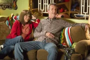 L-R: Frankie Heck (Patricia Heaton), Mike Heck (Neil Flynn)