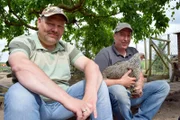 André (l.) und Marco  +++ Die Verwendung des sendungsbezogenen Materials ist nur mit dem Hinweis und Verlinkung auf RTL+ gestattet.
