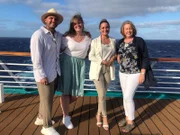 Die "Prinzessin" auf See. Die Passagiere André Russ, Valentina Gammisch-Russ und Ina und Petra Mahlberg auf Deck 12.