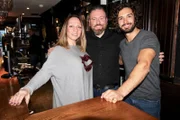 Joe Wicks (r.)