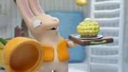 Bio zeigt seinen Kuchen.