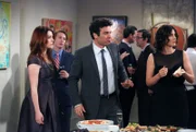 Jeder hat seine ganz eigene Geschichte zum letzten Treffen mit dem Captain: Ted (Josh Radnor, M.), Lily (Alyson Hannigan, l.) und Robin (Cobie Smulders, r.) ...
