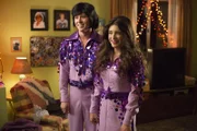 L-R: Axl Heck (Charlie McDermott), Lexie Brooks (Daniela Bobadilla)