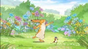 Der kleine braune Hase und die kleine Feldmaus entdecken voller Freude ein blaues Wunder nach dem nächsten.