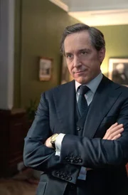 Adam Dalgliesh (Bertie Carvel)