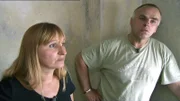 Andreas und Bianca wollen zusammenziehen und machen sich auf die Suche nach einem Schnäppchenhaus.