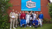 Das "Zuhause im Glück"-Team (Foto) reist nach Schleswig-Holstein, um die Familie zu unterstützen. Doch auch viele Freunde und Verwandte stehen fest hinter der Familie - und alle packen gemeinsam tatkräftig mit an.
