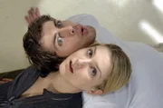 Anna (Jeanette Biedermann, l.) träumt, dass sie mit Jonas (Roy Peter Link, r.) einen Schwangerschaftskurs besucht ....