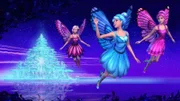 Mariposa (li.) arbeitet für die schönen Schwestern Rayna (re.) und Rayla.