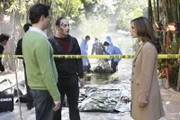 Weil Edwin Hathaway anlässlich seines Todes niemals eine würdige Trauerfeier erhalten hat, treibt er als Geist (Arye Gross, M.) sein Unwesen auf Erden. Eli (Jamie Kennedy, l.) und Melinda (Jennifer Love Hewitt, r.) versuchen ihm zu helfen, endlich zur Ruhe kommen zu können ...