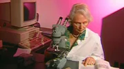 Eine Wissenschaftlerin vermutet anhand der Blutwerte, dass die Opfer an einer Epidemie gestorben sind. An Mord hat zu dem Zeitpunkt keiner gedacht.