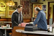 Nathaniel (Heath Harper, l.); Arthur (Judd Hirsch, r.)