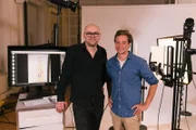 Tobi und Fotograf Markus (links) arbeiten an der Werbekampagne für die Checker-Brause.