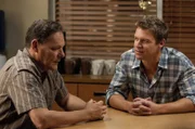 Jim Longworth (Matt Passmore, re.) und Frank Morgan (Chris Mulkey)