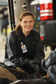 Dr. Temperance "Bones" Brennan (Emily Deschanel)