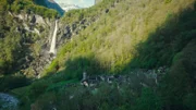 Der berühmte Wasserfall von Foroglio.