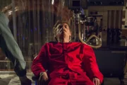 Noch kostet Mason Verger (Joe Anderson) jeden Moment aus, der ihm mit seinen Gefangenen beschieden ist. Doch als er Wills Gesicht als sein eigenes transplantieren möchte, bekommt er es mit Hannibal zu tun ...