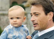 Auf der Suche nach einem Kindermädchen: Jan Sosniok als Sean (r.)