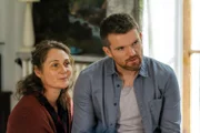 Jean-Luc (Thierry René), Laurie (Ruth Gemmell)