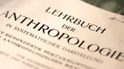 Lehrbuch der Nationalsozialisten zur „Rassenkunde“.