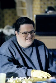 Craig (David Anthony Higgins) hat mal wieder einen genialen Einfall, und er überlegt, wie er ihn in die Tat umsetzen kann.