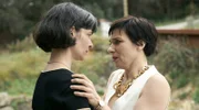 Xenia Garcia (Sarah Hostettler, li.) und Eva Boverla (Kathrin Wehlisch)