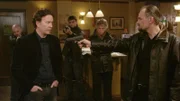 Nate Ford (Timothy Hutton, 2.v.l.), Jimmy Ford (Tom Skerritt, 2.v.r.) und Pieter (David Meinier, r.)
