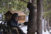 Weil er mit den Ermittlungen nicht weiterkommt, bittet Jack Crawford (Laurence Fishburne, l.) seinen ehemaligen Kollegen Will Graham (Hugh Dancy, r.) um Hilfe bei der Ergreifung eines neuen, teuflischen Serienmörders ...