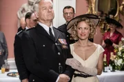 Wilber Lesser (David Yelland) hat nach dem Tod seiner ersten Frau die attraktive Lucy Lesser (Chloe Howman) geheiratet. Er scheint glücklich zu sein, doch seine Tochter Agnes ist überhaupt nicht erfreut von der Verbindung.