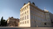 Als Reinhard Heydrich 1941 als Reichsprotektor von Böhmen und Mähren nach Prag geschickt wird, nimmt er seinen Dienstsitz in der Prager Burg ein.