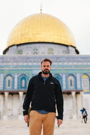 Jamie Theakston auf Spurensuche in Jersualem: Überlieferungen besagen, dass die Templer Jerusalem geplündert und riesige Mengen an Münzen und Gold sowie heilige Relikte erbeutet haben. Wo ist der verlorene Schatz der Tempelritter?