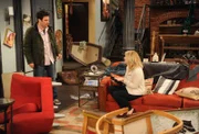 Ted (Josh Radnor, l.) ist entsetzt, als er nach Hause kommt und Jeanette (Abby Elliott, r.) die ganze Wohnung verwüstet hat - wegen einer E-Mail ...