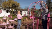 Enikö hat ein Faible für Rosa in allen Schattierungen und fühlt sich in ihrem rosaroten Gartenparadies dementsprechend pudelwohl. Mit Mann Wendelin dekoriert sie für Ostern.