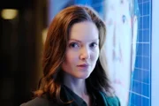 Holliday Grainger als Rachel Carey