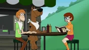 L-R: Shaggy Rogers (Matthew Lillard), Scooby-Doo (Frank Welker), elma Dinkley (Kate Micucci)