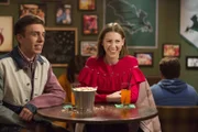 L-R: Brad (Brock Ciarlelli), Sue Heck (Eden Sher)
