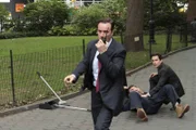 Peter Burke (Tim DeKay, l.) und Neal Caffrey (Matthew Bomer, r.)