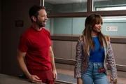 George Graham (Jason Priestley, l.); Max Mitchell (Vanessa Morgan, r.)