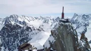 Die Aiguille du Midi ist ein Gipfel im Massiv des Montblanc und gilt als einer der beliebtesten Aussichtspunkte.