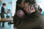 Moment der traurigen Gewissheit für Marie (Nina Meurisse) und Yan (Jonas Bloquet): Tristans Leiche wurde auf der „Bugaled Breizh“ geborgen.
