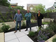 V.l.: David Domoney, Alan Titchmarsh und Frances Tophill