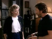 Alex (Sheree J. Wilson) versucht Walker (Chuck Norris) aufzuhalten. Er will sich mit dem Mörder treffen...